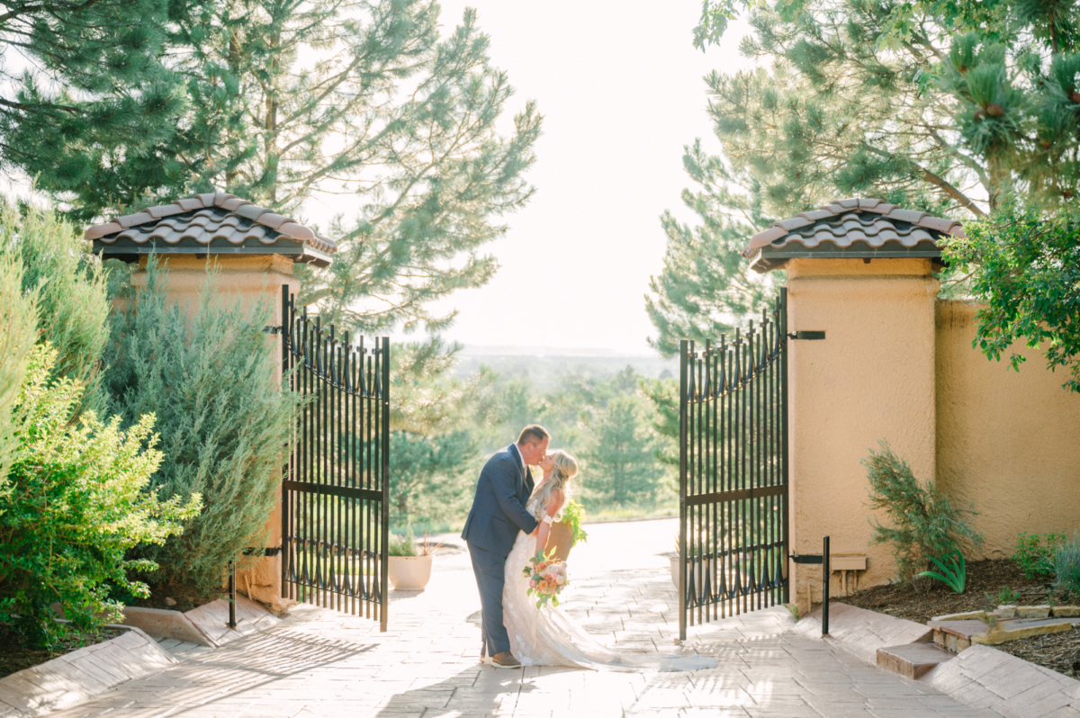 This Romantic Couple Got Married at a 1970s Mediterranean-style Villa near Denver