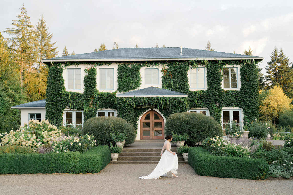 Real bridals: A stunning bridal shoot at Monet Vineyard