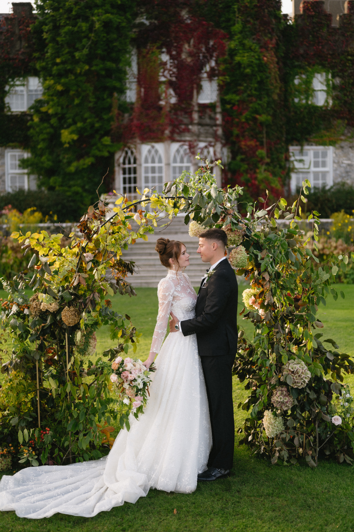 Irish fall wedding inspiration at the spectacular Luttrellstown Castle