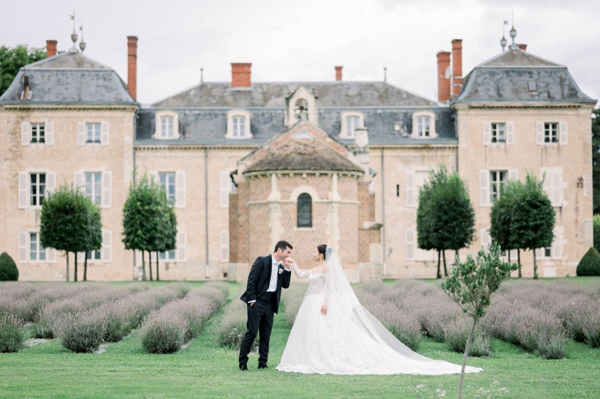 A fairytale wedding at Chateau de Varennes that was a fusion of culture, tradition and style