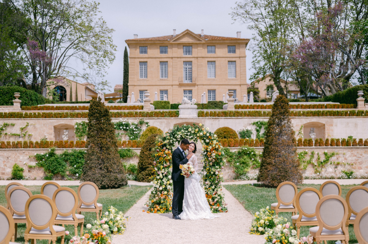 Ethereal & elegant wedding ideas at Chateau de la Gaude