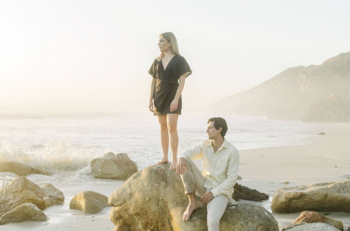 A misty cliffside engagement shoot in Cape Town