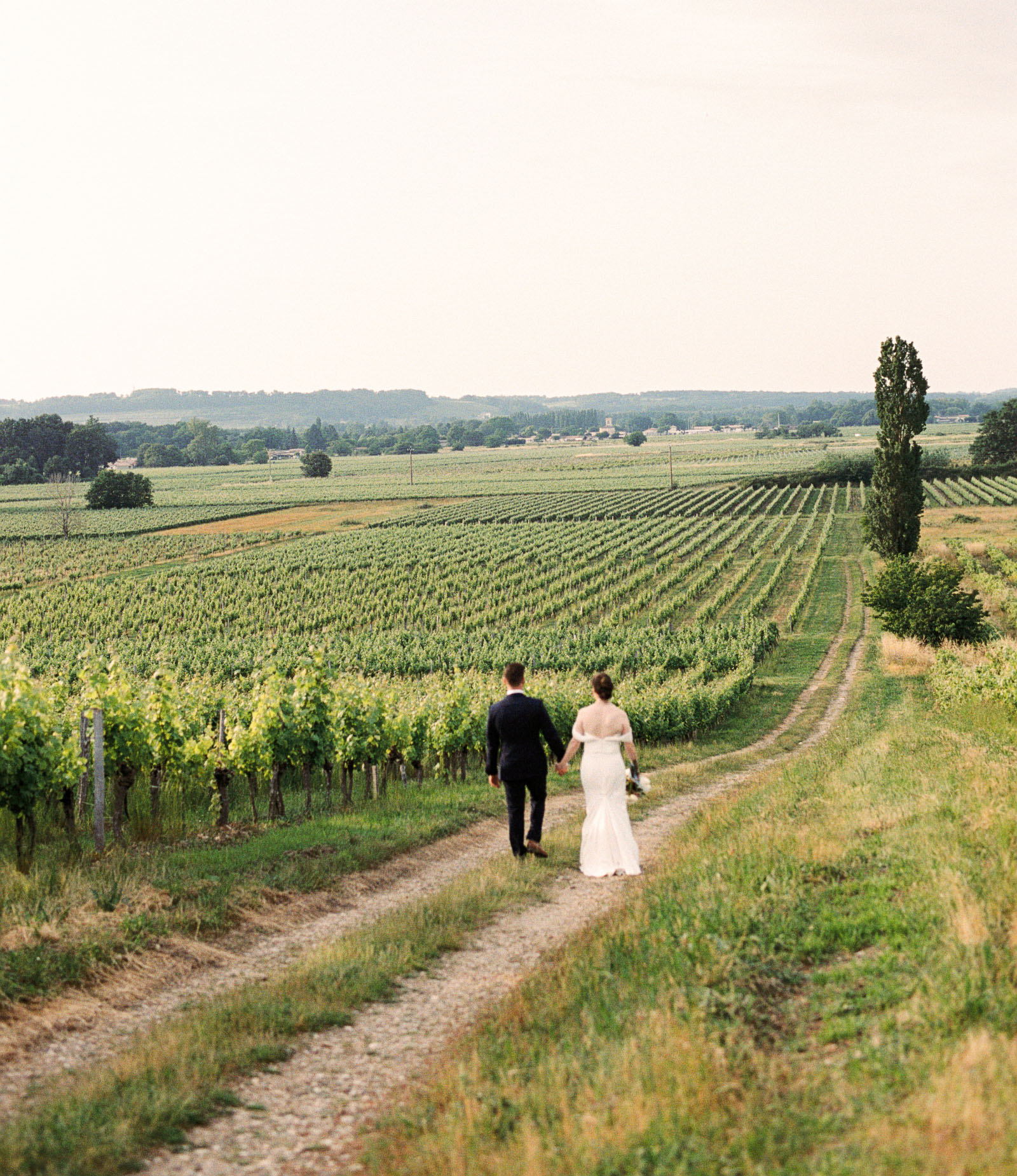 A charming & romantic wedding on a French vineyard