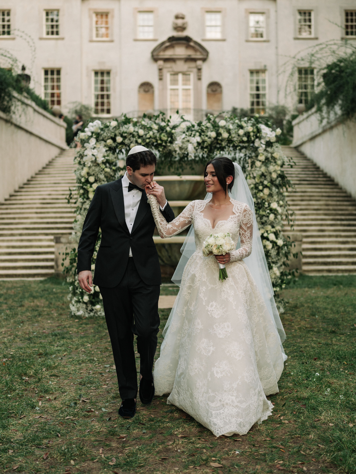 Romantic Atlanta Wedding at Iconic Swan House Estate
