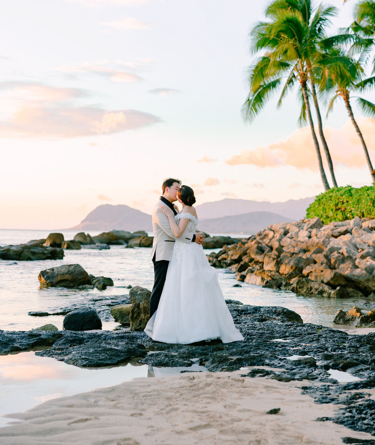 A Sun-Soaked Garden Party by the Sea in Oahu
