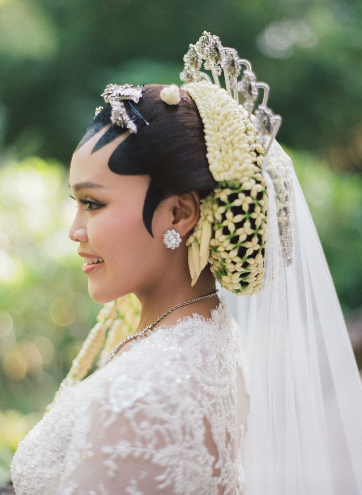 An Authentic Javanese Wedding at Aman Villas in Nusa Dua