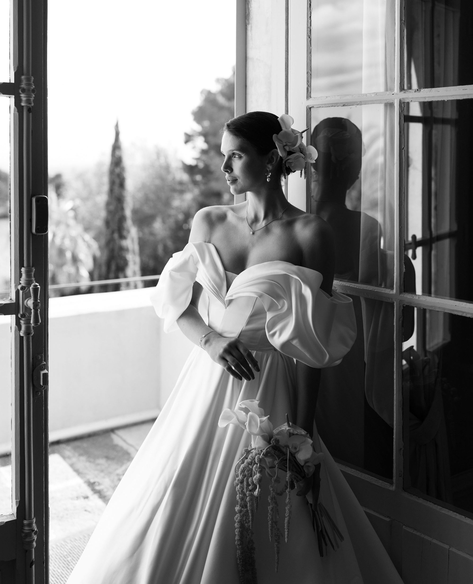 Modern Botanical Bridal Inspiration in the South of France